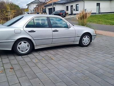 Mercedes C180