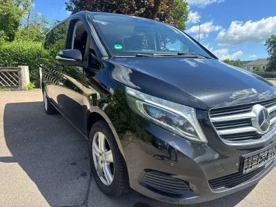 Gebraucht Mercedes V200 163 PS (119 kW) 2016 Obsidianschwarz metallic Van / Kleinbus