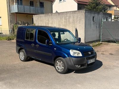 Second-hand Fiat Doblò 105 CP (77 kW) 2009 Albastru Monovolum
