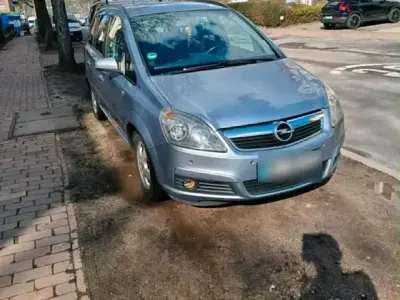 Gebraucht Opel Zafira 105 PS (77 kW) 2008 Silber Van / Kleinbus