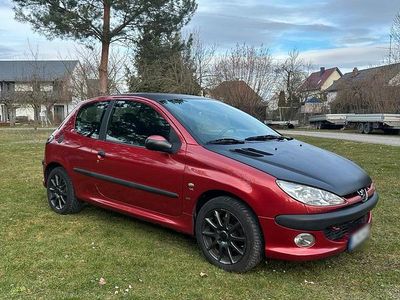 Gebraucht Peugeot 206 109 PS (80 kW) 2002 Rot Kleinwagen