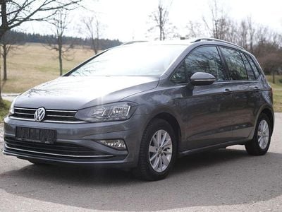 Usado VW Golf Sportsvan 131 HP (96 kW) 2018 Cinzento Monovolume