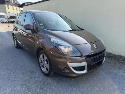Gebraucht Renault Scénic III 131 PS (96 kW) 2011 Braun Van / Kleinbus