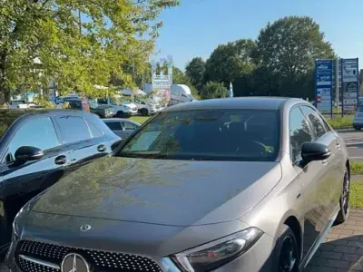 Usata Mercedes E250 240 CV (176 kW) 2020 Andere farben Berlina
