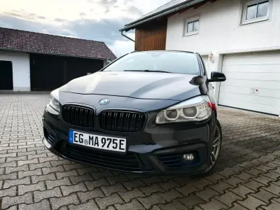Gebraucht BMW 225 Sport Line 224 PS (164 kW) 2016 Schwarz Van / Kleinbus