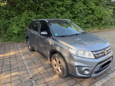 Gebraucht Suzuki Vitara 120 PS (88 kW) 2015 Grau SUV