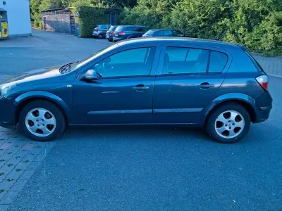 Gebraucht Opel Astra 90 PS (66 kW) 2006 Blau Limousine