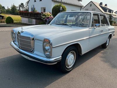 Gebraucht Mercedes 230 120 PS (88 kW) 1969 Weiß Limousine