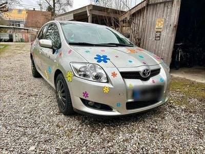 Gebraucht Toyota Auris 124 PS (91 kW) 2008 Silber Kleinwagen