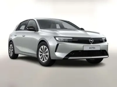 Usata Opel Astra Edition 131 CV (96 kW) 2024 Argento Berlina