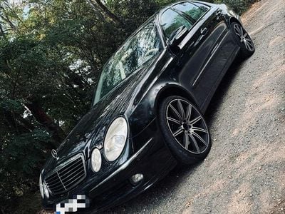 Mercedes E320