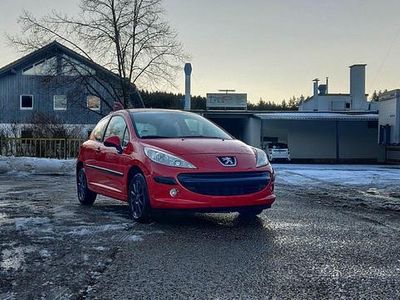 Gebraucht Peugeot 207 73 PS (53 kW) 2009 Rot Kleinwagen
