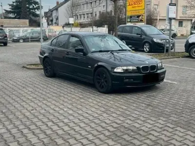 Gebraucht BMW 318 137 PS (100 kW) 2000 Schwarz Kleinwagen
