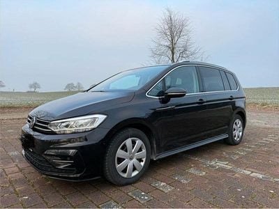 Schwarz Gebraucht 2016 VW Touran Highline Van / Kleinbus | 13.700 € (Teuer)