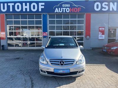 Usata Mercedes B200 140 CV (102 kW) 2006 Argento Monovolume