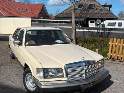 Käytetty Mercedes 500 252 HP (185 kW) 1984 Peessi Sedan