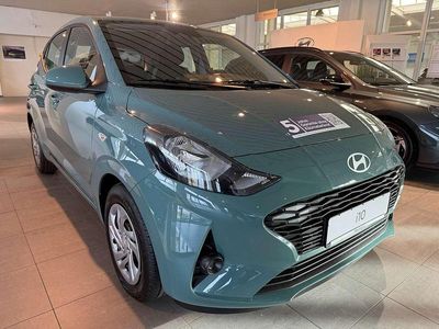 Neu Hyundai i10 Select 63 PS (46 kW) 2025 Mangrove green / mic Kleinwagen