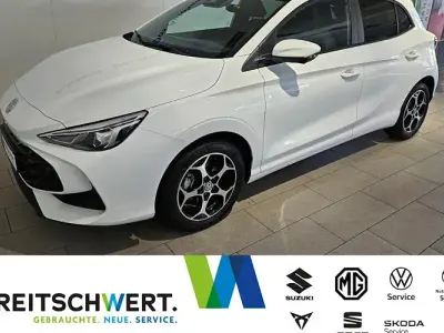 Second-hand MG MG3 Luxury 195 CP (143 kW) 2024 Alb Hatchback