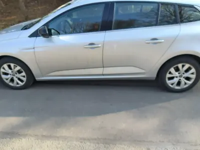 Gebraucht Renault Mégane GrandTour 140 PS (102 kW) 2020 Silber Kombi