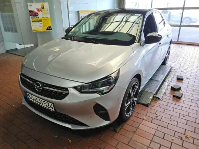 Gebraucht Opel Corsa Elegance 101 PS (74 kW) 2022 Kristallsilber Kleinwagen
