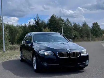 Gebraucht BMW 530 258 PS (189 kW) 2011 Blau Kombi