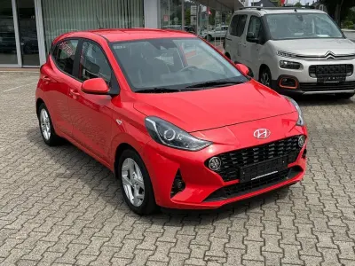 Gebraucht Hyundai i10 84 PS (61 kW) 2021 Rot Kleinwagen