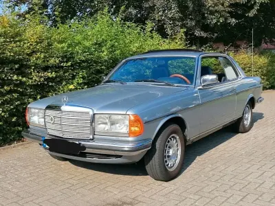 Gebraucht Mercedes 230 136 PS (100 kW) 1981 Blau Coupé