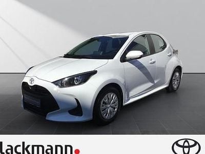 Weiss Gebraucht 2023 Toyota Yaris Comfort Kleinwagen | 13.690 € (Guter Preis)