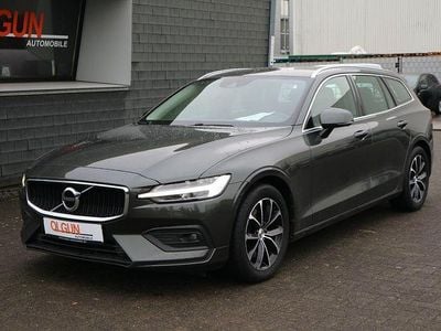 Gebraucht Volvo V60 Momentum 163 PS (119 kW) 2020 Grau Kombi