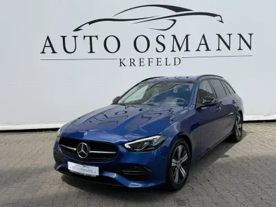 Gebraucht Mercedes C200 Avantgarde 163 PS (119 kW) 2022 Blau Limousine