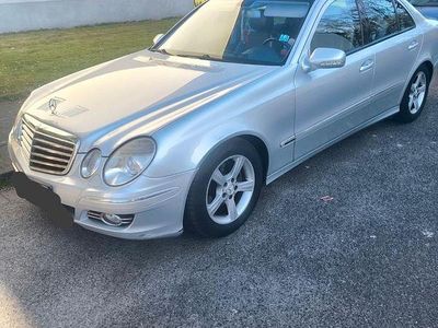 Usata Mercedes E220 Avantgarde 170 CV (125 kW) 2006 Argento Berlina