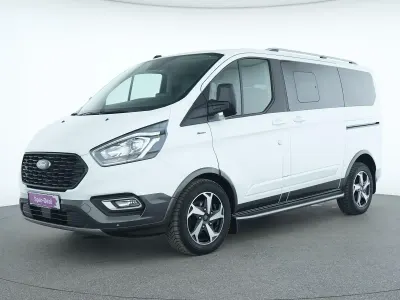 Używany Ford Tourneo Active 185 KM (136 kW) 2022 Biały Minivan