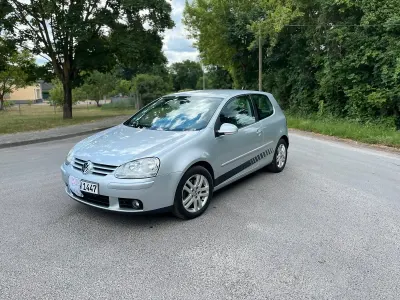 Gebraucht VW Golf V 140 PS (102 kW) 2007 Silber Kleinwagen