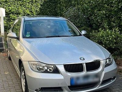 Gebraucht BMW 320 150 PS (110 kW) 2005 Silber Limousine