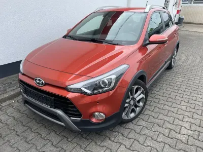 Gebraucht Hyundai i20 Active 120 PS (88 kW) 2016 Orange SUV
