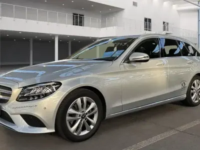 Gebraucht Mercedes C180 Avantgarde 156 PS (114 kW) 2020 Silber Kombi
