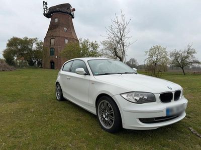 Gebraucht BMW 116 122 PS (89 kW) 2012 Weiß Kleinwagen
