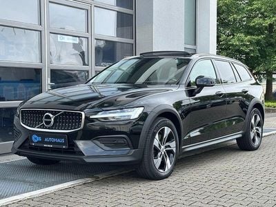 Schwarz Gebraucht 2022 Volvo V60 CC Pro Kombi | 24.490 € (Fairer Preis)