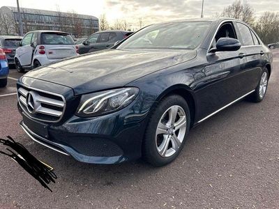 Gebraucht Mercedes E200 Avantgarde 184 PS (135 kW) 2016 Blau Limousine