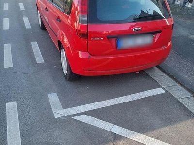 Gebraucht Ford Fiesta 60 PS (44 kW) 2005 Rot Kleinwagen