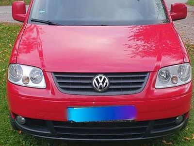 Rot Gebraucht 2009 VW Caddy Maxi Van / Kleinbus | 16.200 €
