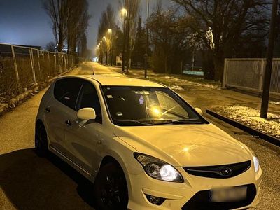 Gebraucht Hyundai i30 109 PS (80 kW) 2010 Weiß Limousine