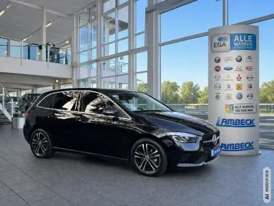 Gebraucht Mercedes B180 Advanced 136 PS (100 kW) 2024 Schwarz Kleinwagen