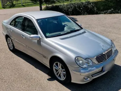 Gebraucht Mercedes C200 Elegance 122 PS (89 kW) 2005 Silber Limousine