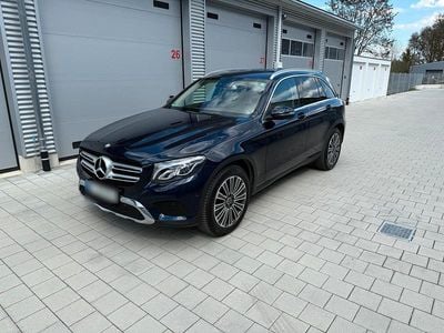 Używany Mercedes GLC250 Exclusive 204 KM (150 kW) 2017 Niebieski SUV