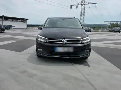 Gebraucht VW Touran Comfortline 150 PS (110 kW) 2018 Blau Van / Kleinbus