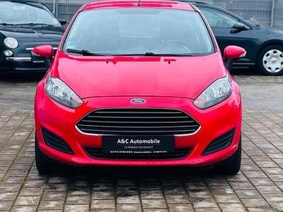 Gebraucht Ford Fiesta 80 PS (58 kW) 2014 Rot Kleinwagen