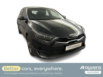 Gebraucht Kia Ceed Spirit 160 PS (117 kW) 2023 Schwarz Kleinwagen