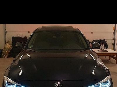 Schwarz Gebraucht 2015 BMW 330 M Performance Limousine | 18.500 €