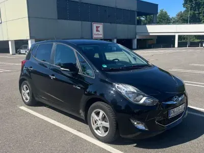 Gebraucht Hyundai ix20 125 PS (91 kW) 2011 Schwarz Kleinwagen